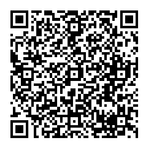 Gold-cane-handle-eight-purple-red-sapphires-five-star-sapphires.com QR code