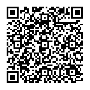 The-duchess-of-windsor-chalcedony-sapphire-and-diamond-suite.com QR code