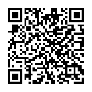 Womeninflatebaloonsandthensitonthem.com QR code